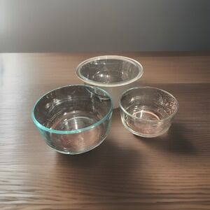 3‎ Pyrex Glass Bowls(not a set) Mismatched